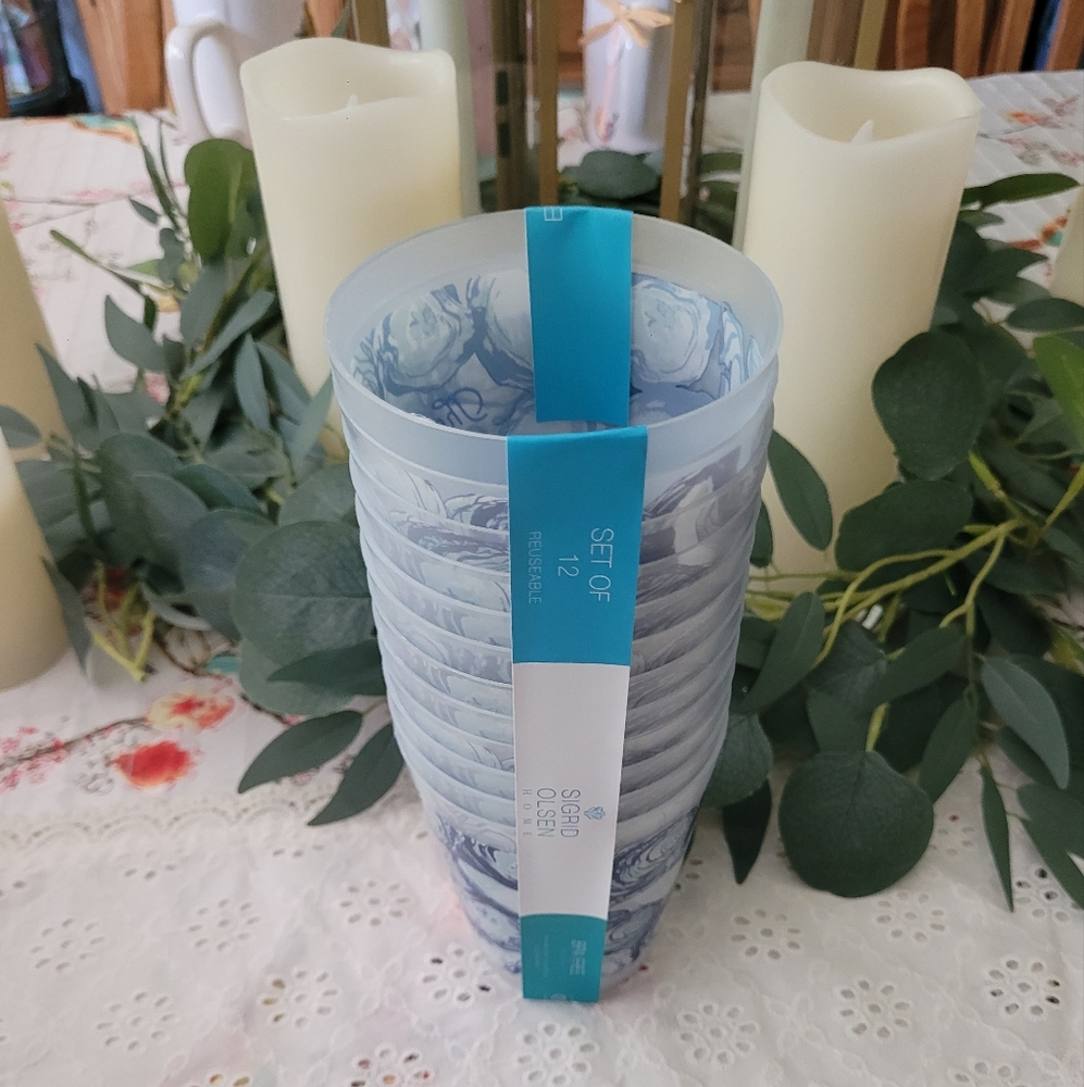 Sigrid Olsen Set of 12 Blue and White Cups